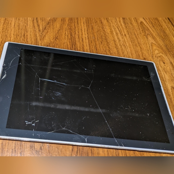 Ellipsis Verizon Tablet with Cracked Screen - Picture 2 of 6